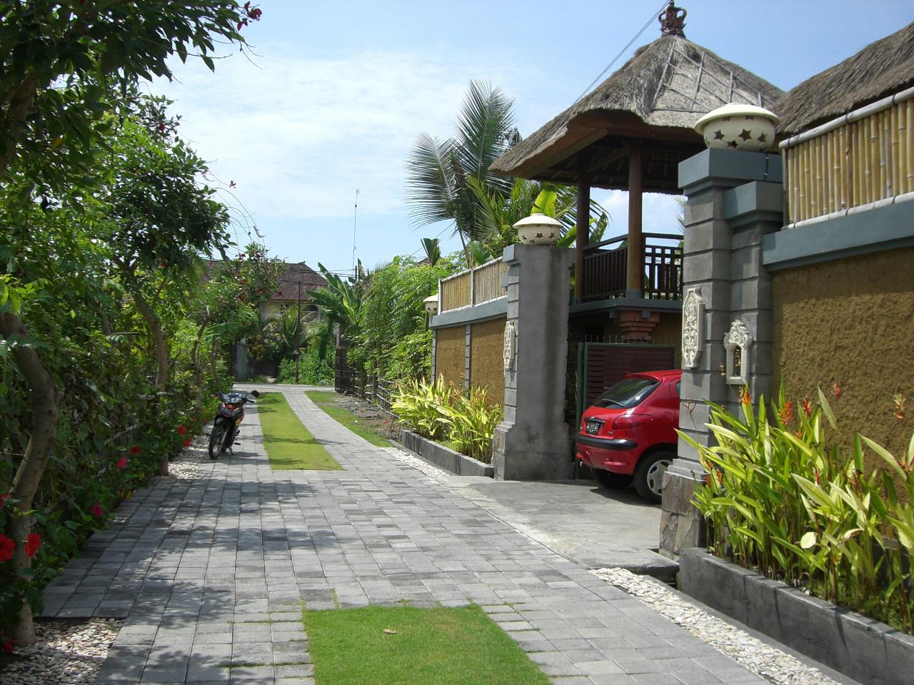 道路へ続く私道